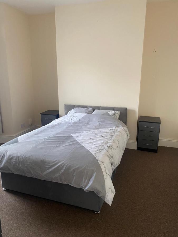 بريستول Spacious 4 Bedroom House Near Stokes Croft!! Central!!! المظهر الخارجي الصورة