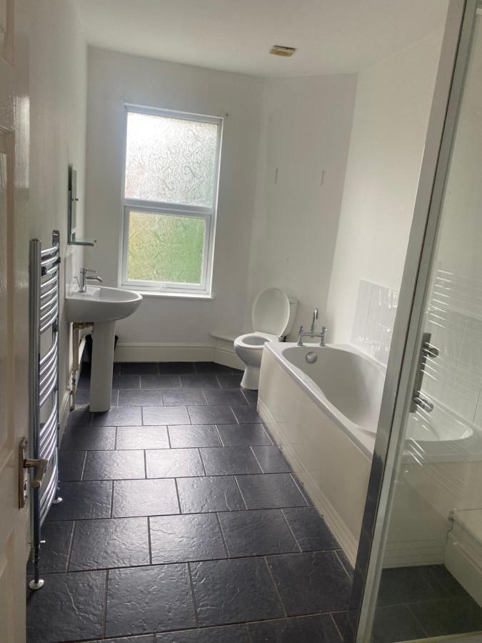 بريستول Spacious 4 Bedroom House Near Stokes Croft!! Central!!! المظهر الخارجي الصورة