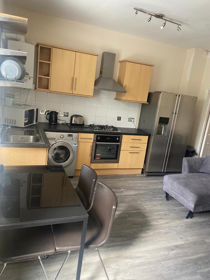 بريستول Spacious 4 Bedroom House Near Stokes Croft!! Central!!! المظهر الخارجي الصورة